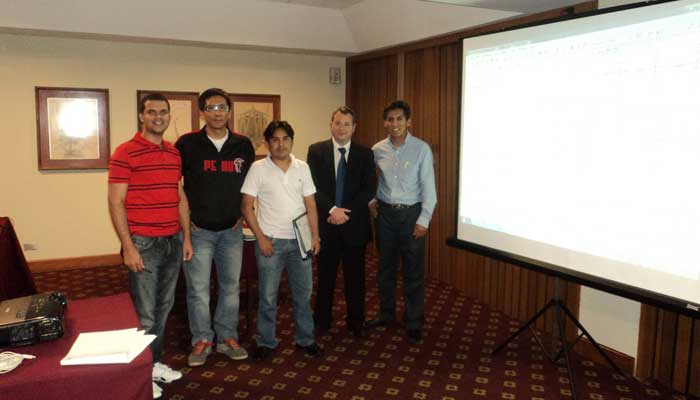 Participantes de Bolivia, Rep. Dominicana y Perú con Flavio