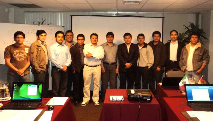 Foto grupal de participantes del Curso de Estabilidad