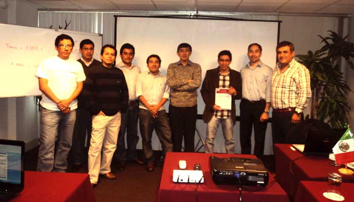 Foto grupal de participantes del Curso de Transitorios